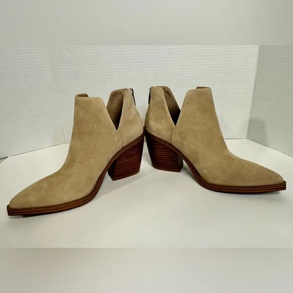 Vince Camuto Gigietta Tan Block Heel Zip Up Bootie Size 6.5 Pre-owned