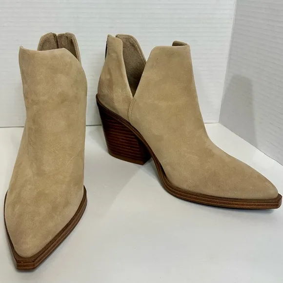 Vince Camuto Gigietta Tan Block Heel Zip Up Bootie Size 6.5 Pre-owned