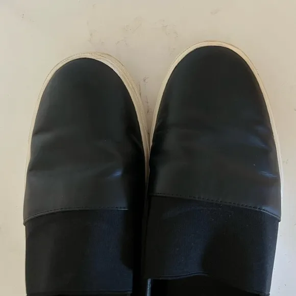Vince Corbin Leather Slip-On Sneakers