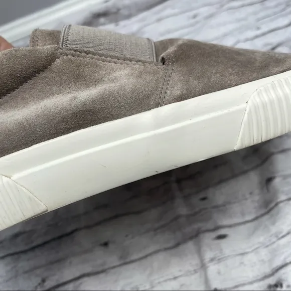 VINCE Kirkland Grey Suede Sneakers Size 9.5 Slip On