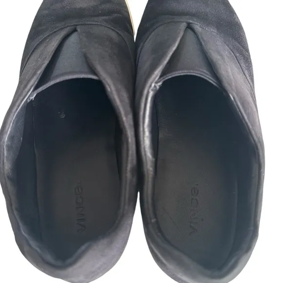 VINCE LAKEWOOD COASTAL SUEDE SLIP ONS SIZE 8