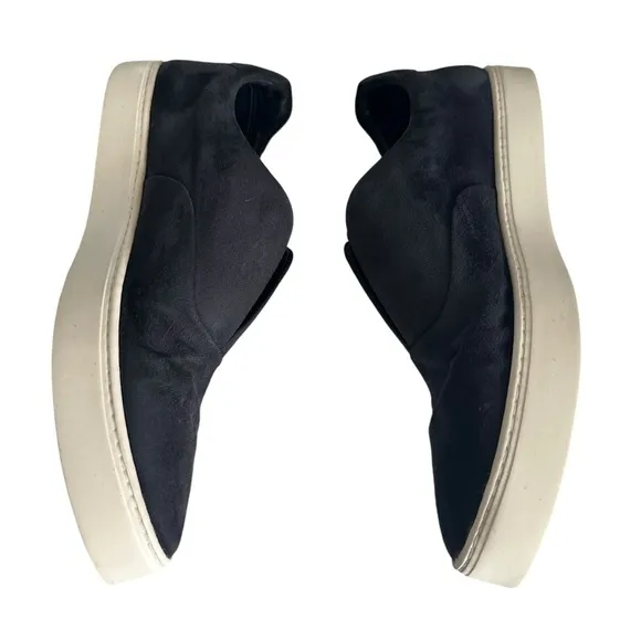 VINCE LAKEWOOD COASTAL SUEDE SLIP ONS SIZE 8