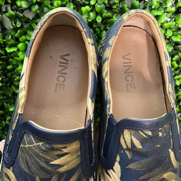Vince Shoes Mens 10.5 Ace Coastal Slip On Sneakers Canvas Leaf Print Casual