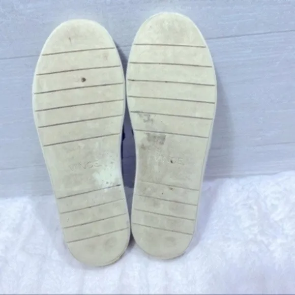 Vince women Preston sude Slip-On Sneaker Size 9.5M