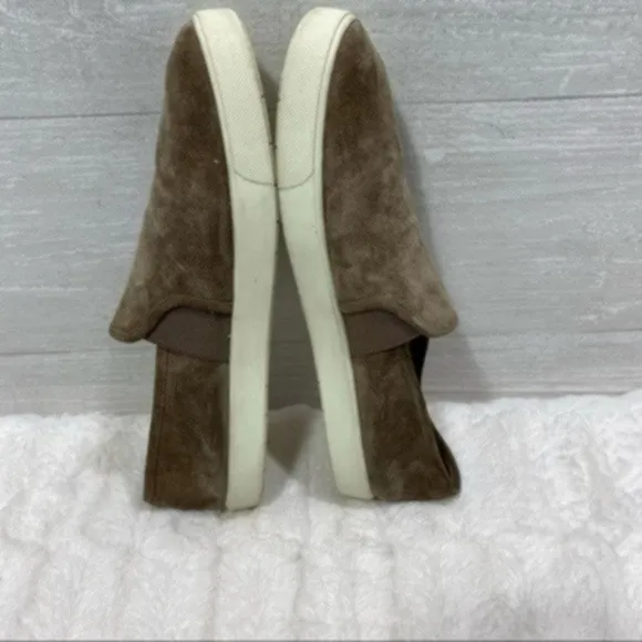 Vince women Preston sude Slip-On Sneaker Size 9.5M