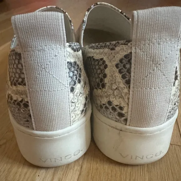 Vince Women’s Saxon 2 Platform Slip On Leather Sneakers Size 8 Like New!