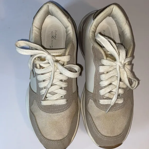 Vintage Havana Cream and Gold Star Sneakers SZ 8