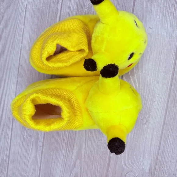 Vintage Nintendo 99 Pokémon Pikachu yellow kid slippers 90s retro plush shoes 1