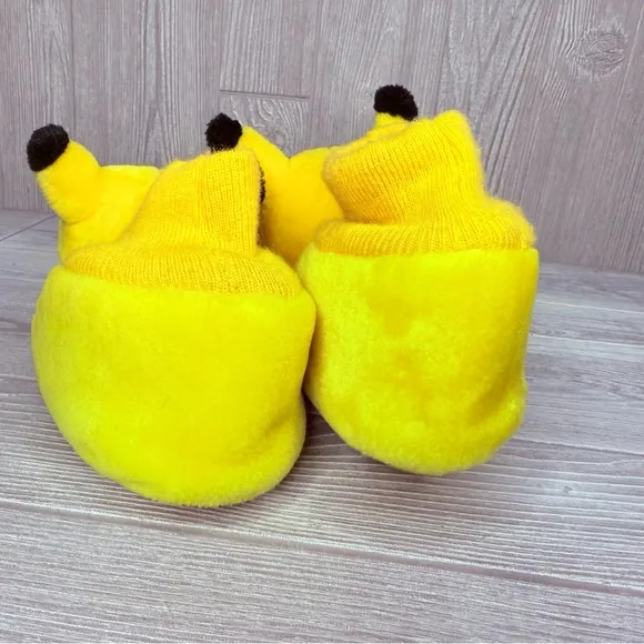 Vintage Nintendo 99 Pokémon Pikachu yellow kid slippers 90s retro plush shoes 1