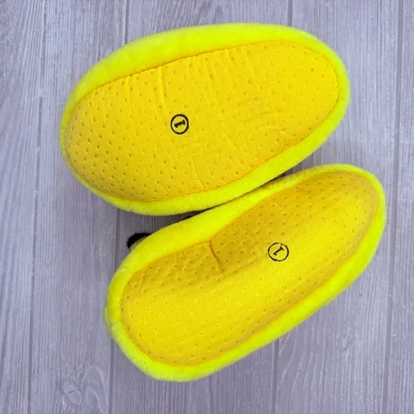 Vintage Nintendo 99 Pokémon Pikachu yellow kid slippers 90s retro plush shoes 1