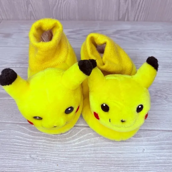 Vintage Nintendo 99 Pokémon Pikachu yellow kid slippers 90s retro plush shoes 1