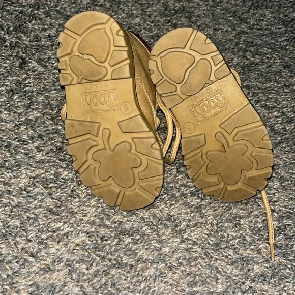Vintage Winnie the Pooh Tan Boots