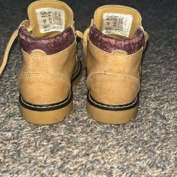 Vintage Winnie the Pooh Tan Boots