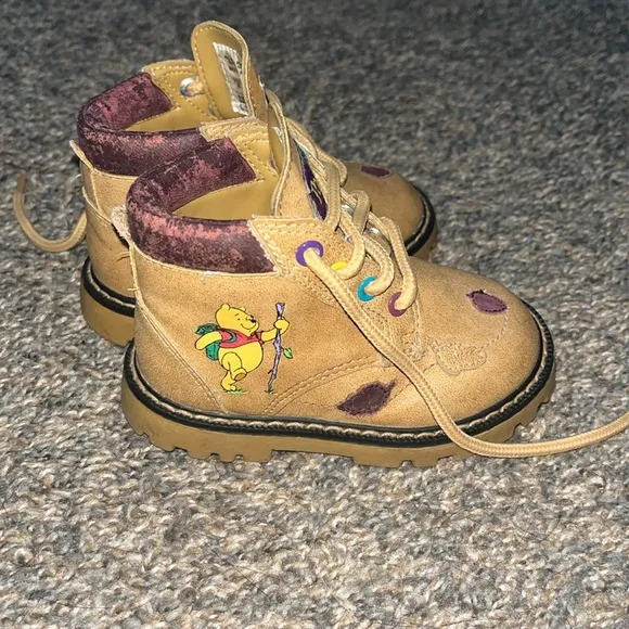 Vintage Winnie the Pooh Tan Boots