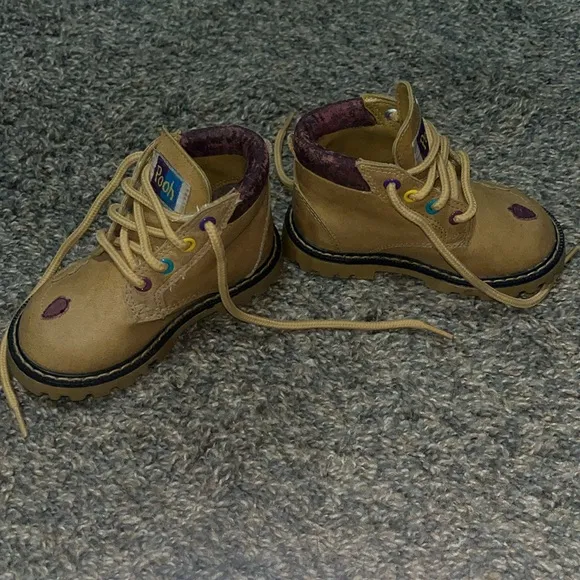 Vintage Winnie the Pooh Tan Boots