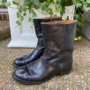 Vintage distressed biker boots 8