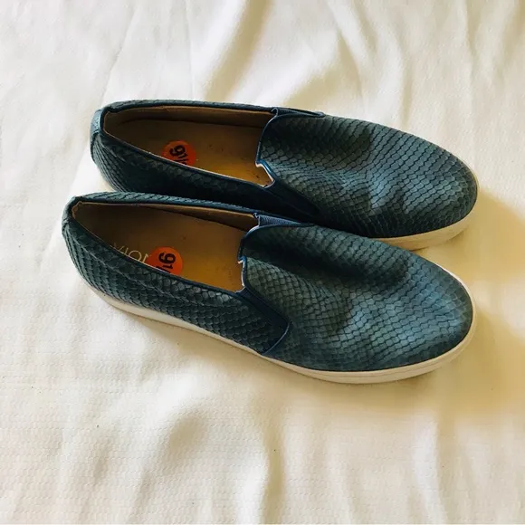 Vionic Blue Slip-On Sneakers