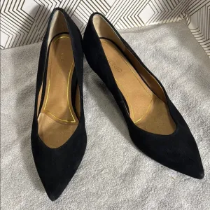Vionic Josie kitten heels Women's Black Suede  size 10 dress shoe low heel