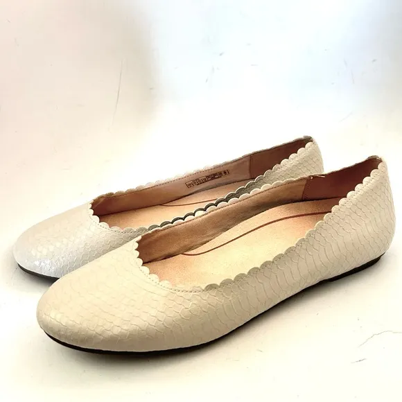 VIONIC Julieta Casual Comfort Ballet Flats Cream Embossed Leather Size 9