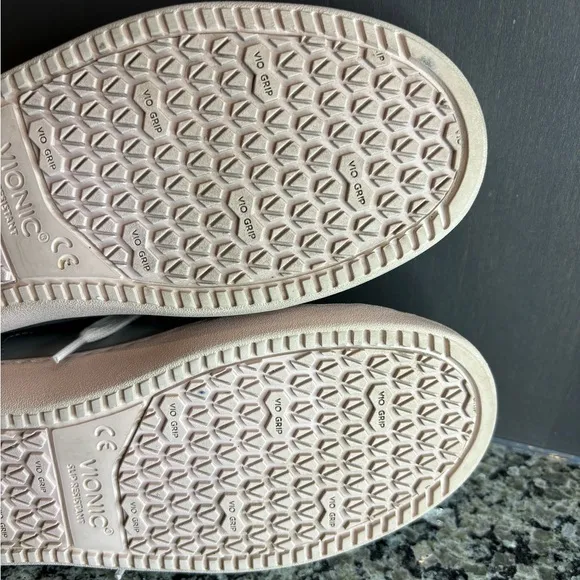 Vionic Pro Mable Gray Pink VIO Grip Non-Slip Slip On Sneakers Size 8