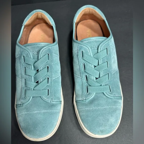 VIONIC Teal Suede Sneakers size 6 pre owned Exellent condition.