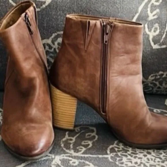 Vionic Kennedy Bootie, brown, size 7