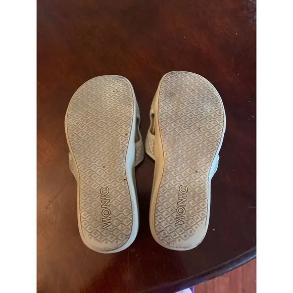 Vionic’s slippers women’s size 7