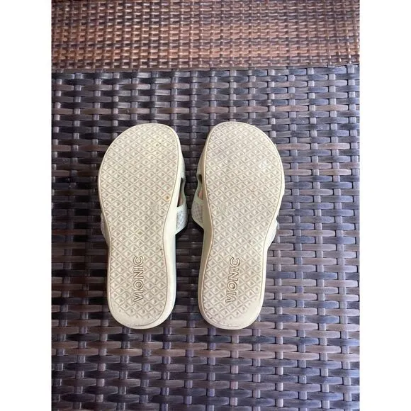Vionic’s slippers women’s size 7