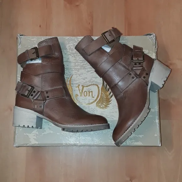 Von Dutch Stayvertical Leather Bootie