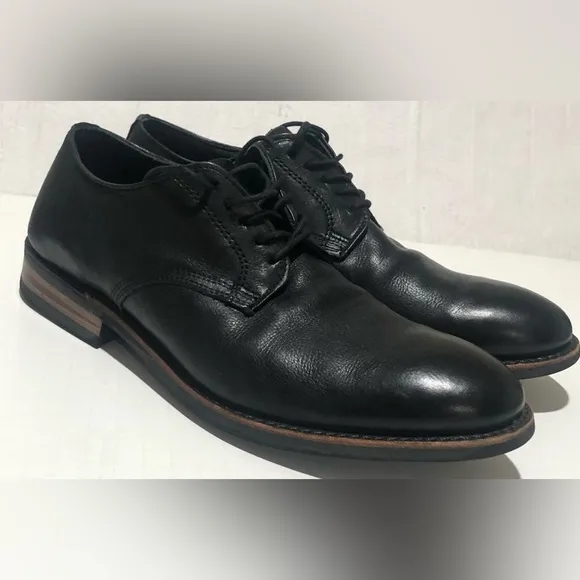 Walk-Over Black Shoes