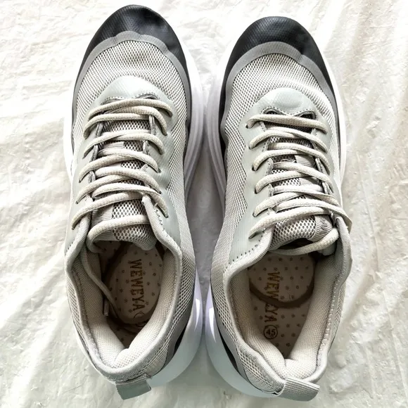Weweya gray black Running sneakers shoes. SZ 10.5 NWOT New without tag
