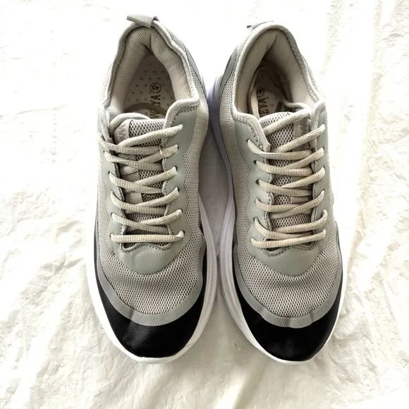 Weweya gray black Running sneakers shoes. SZ 10.5 NWOT New without tag