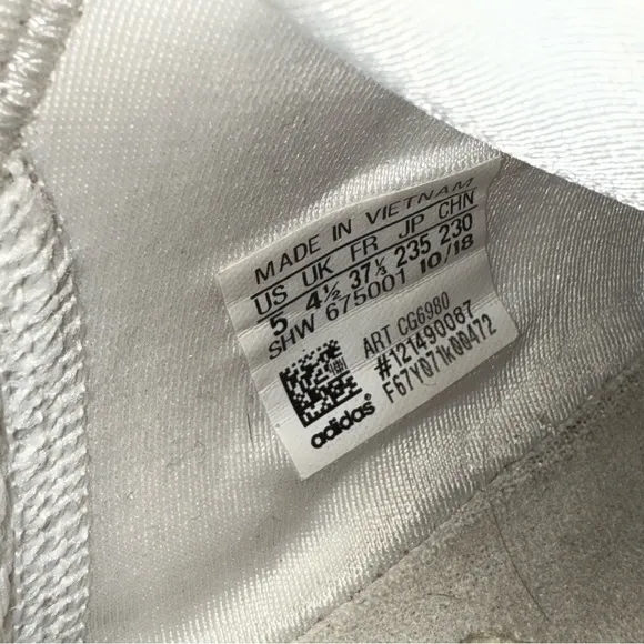 White Adidas NMD R1 - Japan Cloud Sneakers Sz 5