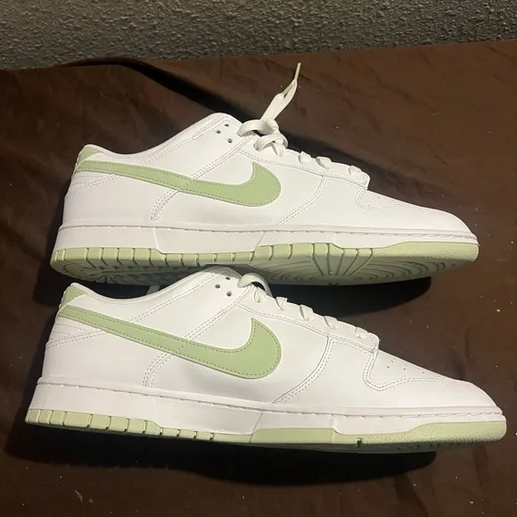 White and Light Green Sneakers Nike Dunk Low Honeydew Authentic