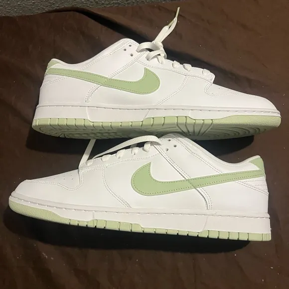 White and Light Green Sneakers Nike Dunk Low Honeydew Authentic