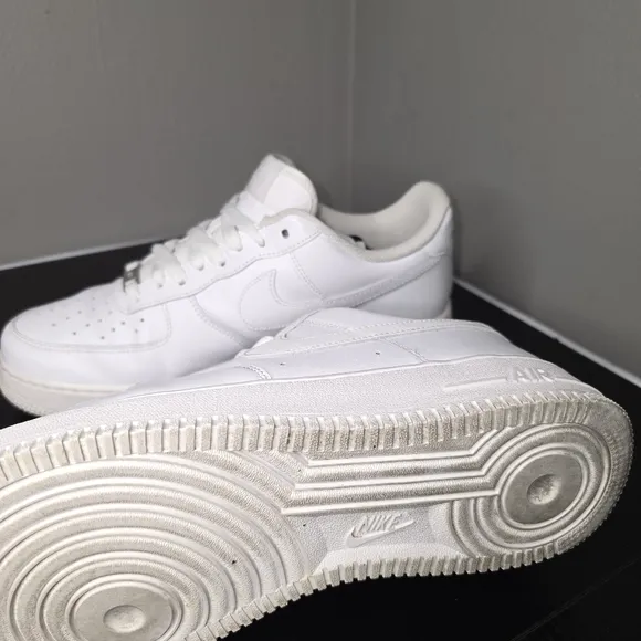 White Nike Sneakers Air Force 1