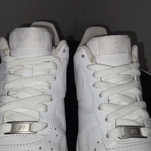 White Nike Sneakers Air Force 1