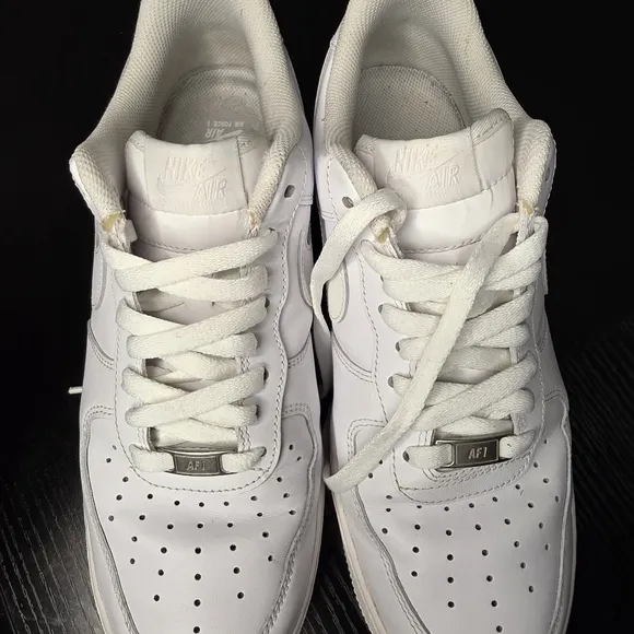White Nike Sneakers Air Force 1