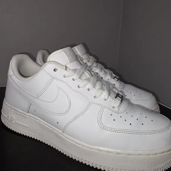 White Nike Sneakers Air Force 1