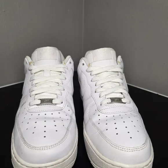 White Nike Sneakers Air Force 1