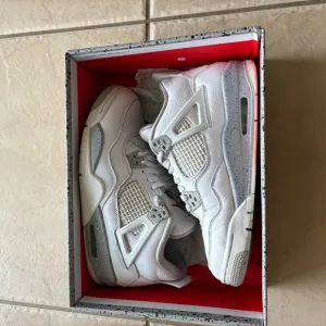 White oreo jordan 4s