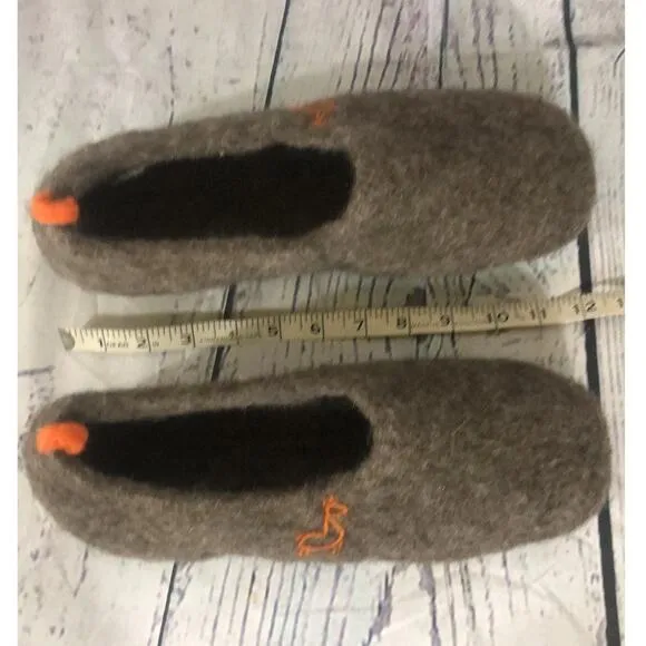 Wildllama Scandinavian felt felted wool slippers in brown size large
