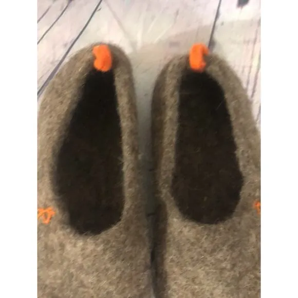Wildllama Scandinavian felt felted wool slippers in brown size large
