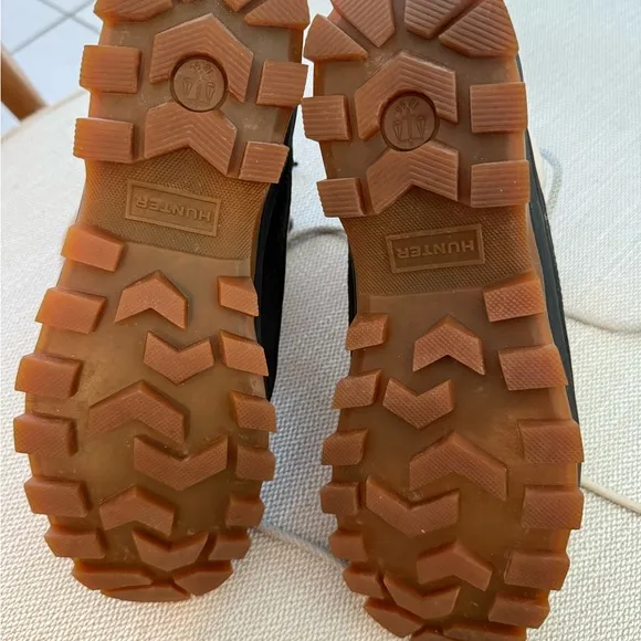 Woman’s Hunter Explorer Lug Chelsea boots