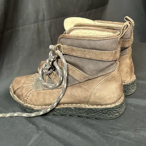Women’s Clark’s Somerset Oslo Cove Ankle Lace up Leather Boots. Size 9. Brown.