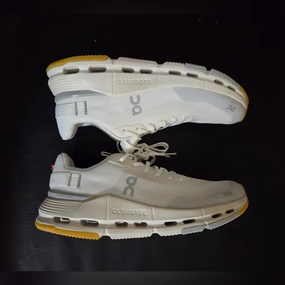 Women's Cloudnova Form 2 running shoes, size 7.
