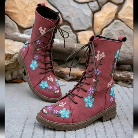 Women's Comfortable Embroidery Studded Boots,Western Style Combat Boots,Low Heel