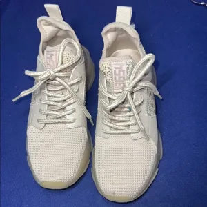 Women's Cream Sneakers
