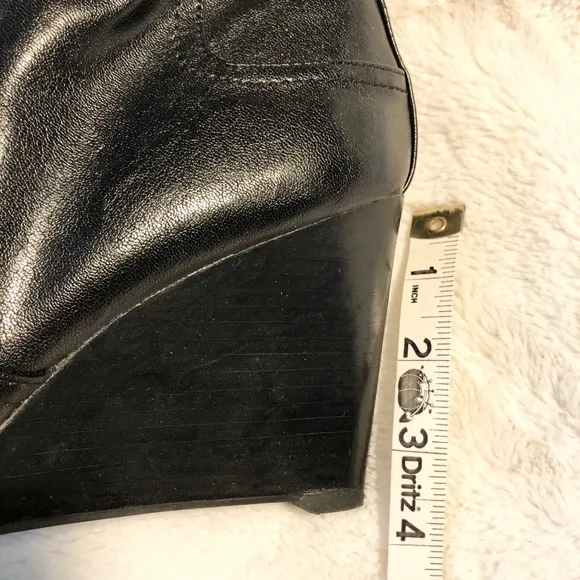 Women’s Nine West Wedge Boot Size 8.5
