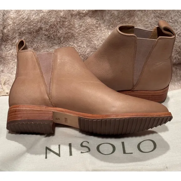 Women's Nisolo Leather Eva Chelsea Boots Size 7.5 Almond